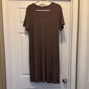 Woolx- “Harlowe” Brown Short Sleeve Dress with Pockets, XL, New Without Tags.